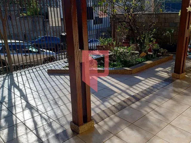 Casa com 360m² 4 quartos e 3 banheiros, à venda, no bairro Caiçaras em Belo Horizonte