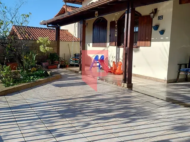 Casa com 360m² 4 quartos e 3 banheiros, à venda, no bairro Caiçaras em Belo Horizonte