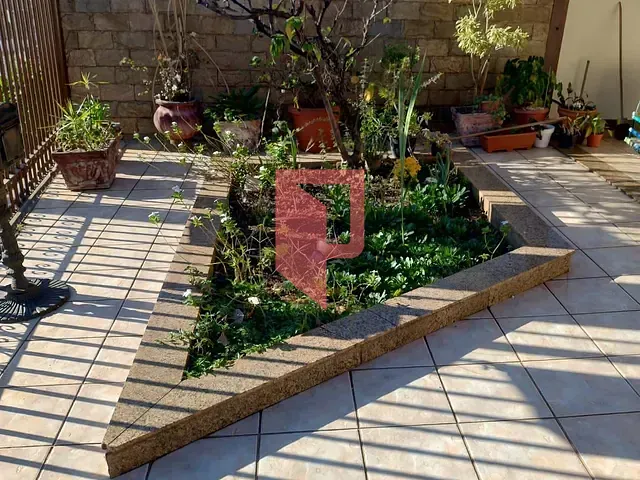 Casa com 360m² 4 quartos e 3 banheiros, à venda, no bairro Caiçaras em Belo Horizonte