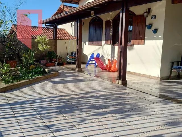 Casa com 360m² 4 quartos e 3 banheiros, à venda, no bairro Caiçaras em Belo Horizonte