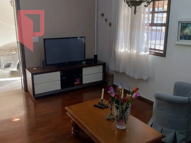 Casa com 360m² 4 quartos e 3 banheiros, à venda, no bairro Caiçaras em Belo Horizonte