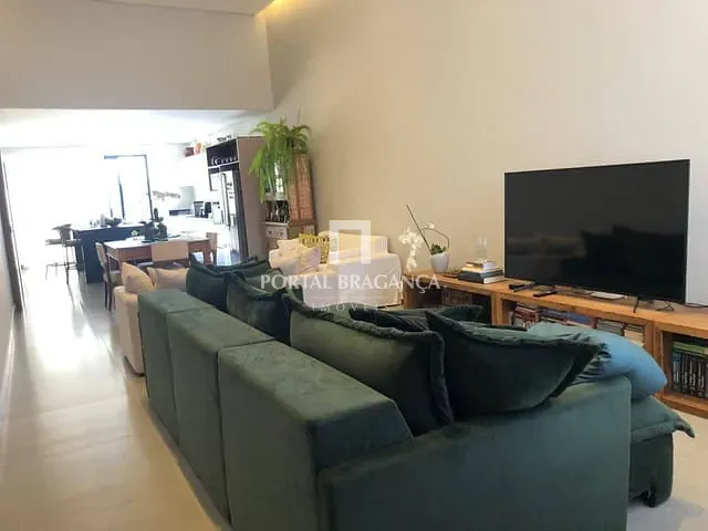 Casa com 300m² 3 quartos e 1 banheiro, à venda, no bairro Jardim São José em Bragança Paulista