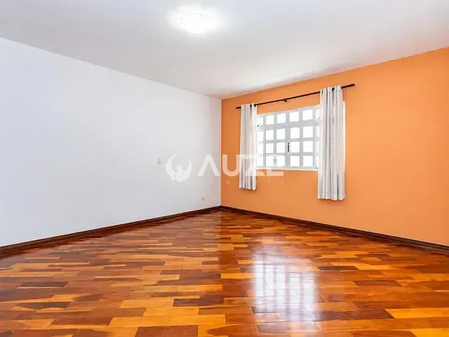 Casa com 231m² 3 quartos e 2 banheiros, à venda, no bairro Boa Vista em Curitiba