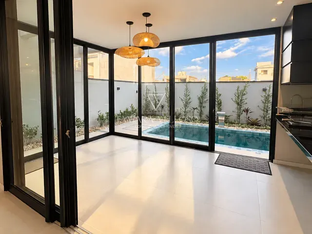 Casa 3 quartos e 4 banheiros, à venda, no bairro Porteira Preta em Mogi das Cruzes