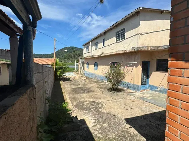 Casa 5 quartos e 3 banheiros, à venda, no bairro Recreio São Vicente em Atibaia