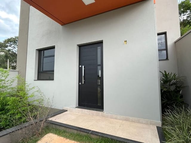 Casa com 140m², à venda, no bairro Jardim Primavera em Cambuí