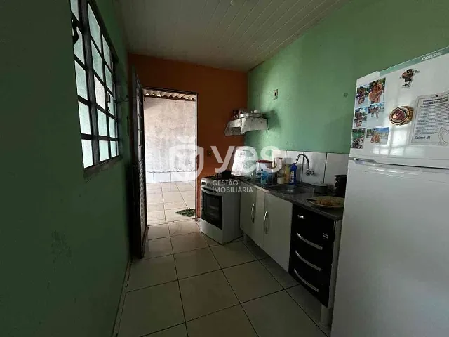 Casa com 260m² 2 quartos e 1 banheiro, à venda, no bairro Loteamento Max Newmann em Araxá