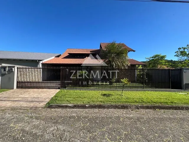 Casa com 460m² 3 quartos e 3 banheiros, à venda, no bairro Vorstadt em Blumenau