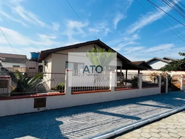 Casa 3 quartos e 1 banheiro, à venda, no bairro areias em Tijucas