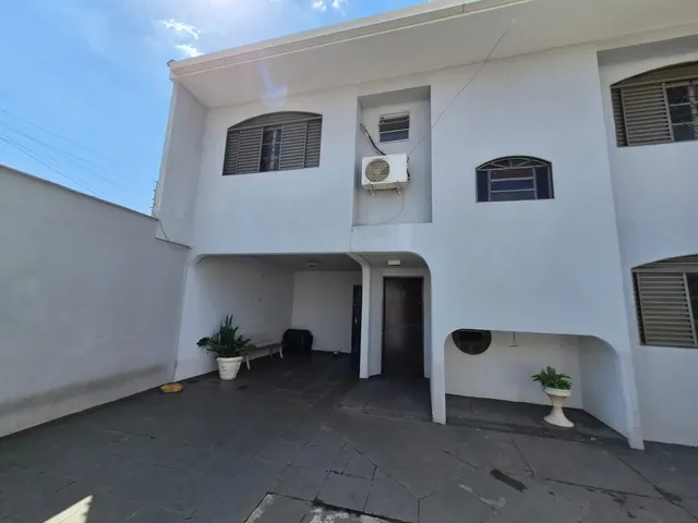 Casa 4 quartos e 3 banheiros, à venda, no bairro Jardim América em Goiânia
