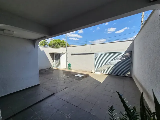 Casa 4 quartos e 3 banheiros, à venda, no bairro Jardim América em Goiânia