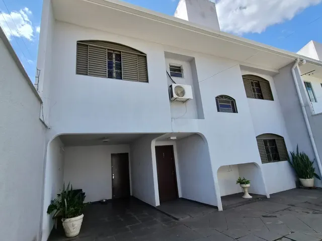 Casa 4 quartos e 3 banheiros, à venda, no bairro Jardim América em Goiânia
