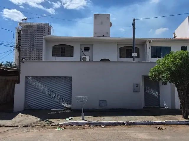 Casa 4 quartos e 3 banheiros, à venda, no bairro Jardim América em Goiânia