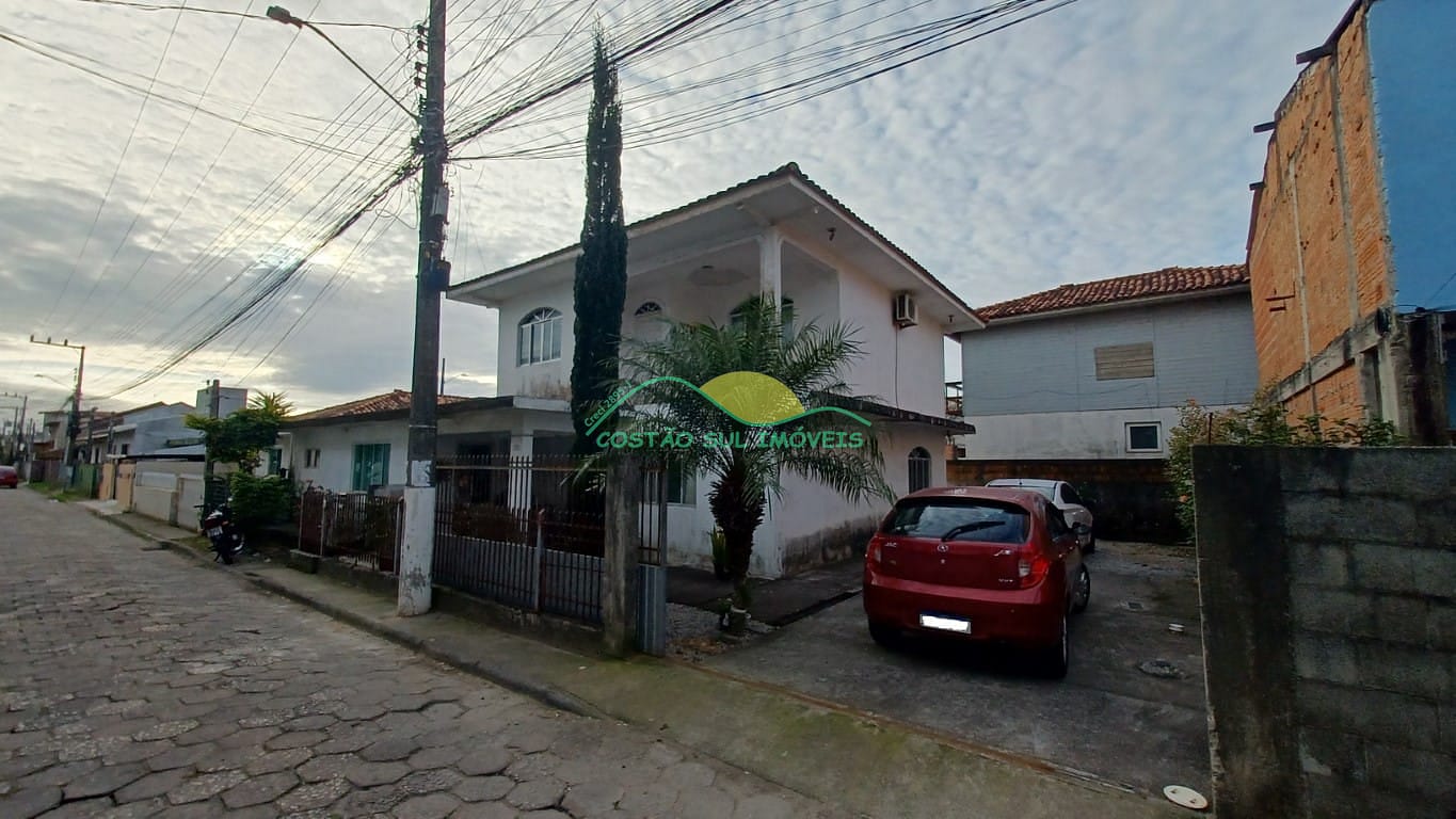 Casa, 3 quartos, 223 m² - Foto 1