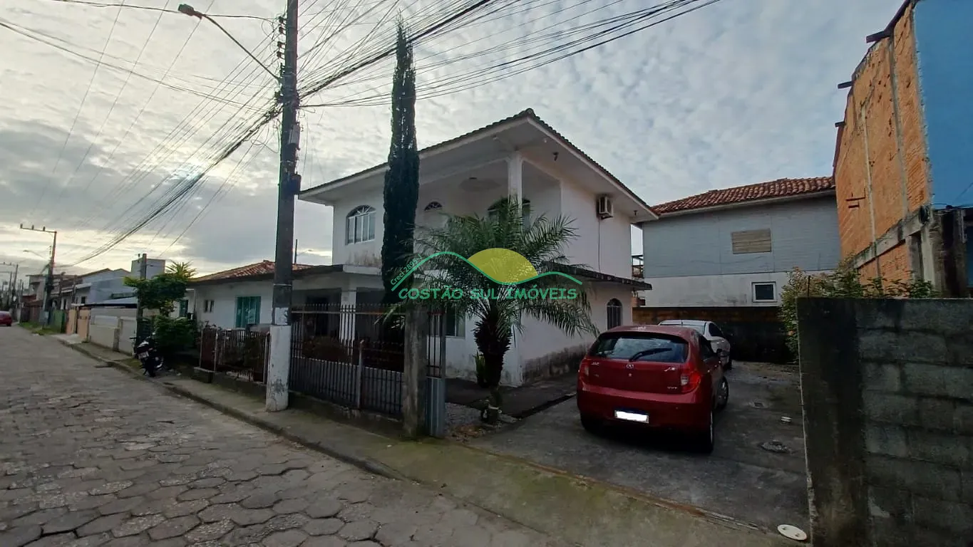Casa, 3 quartos, 223 m² - Foto 1