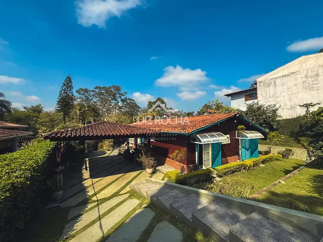 Casa com 1200m² 3 quartos e 3 banheiros, à venda, no bairro Algarve em Cotia