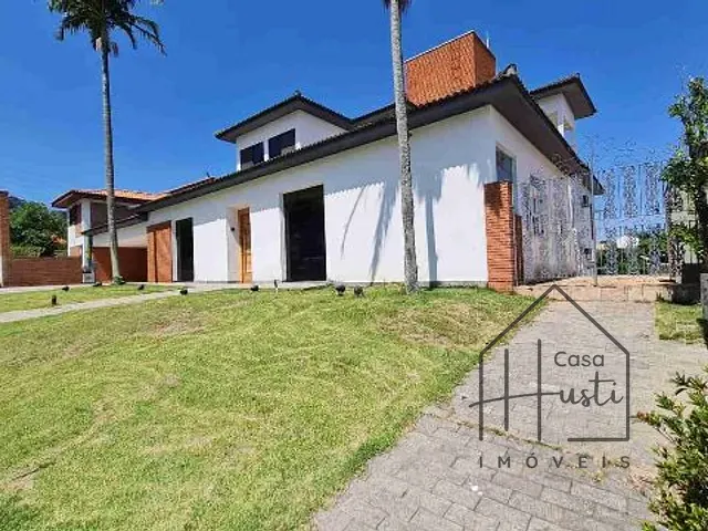 Casa com 850m² 4 quartos e 8 banheiros, à venda, no bairro Alphaville em Santana de Parnaíba