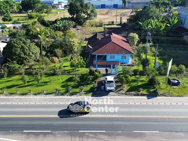 Casa com 2400m² 3 quartos e 3 banheiros, para alugar, no bairro Areias Pequenas em Araquari
