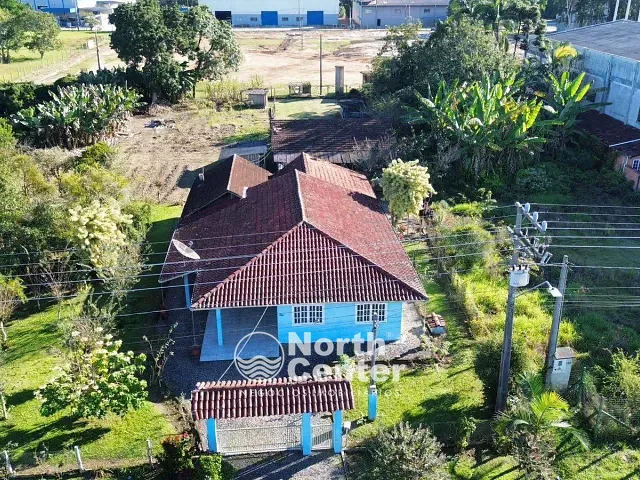 Casa com 2400m² 3 quartos e 3 banheiros, para alugar, no bairro Areias Pequenas em Araquari