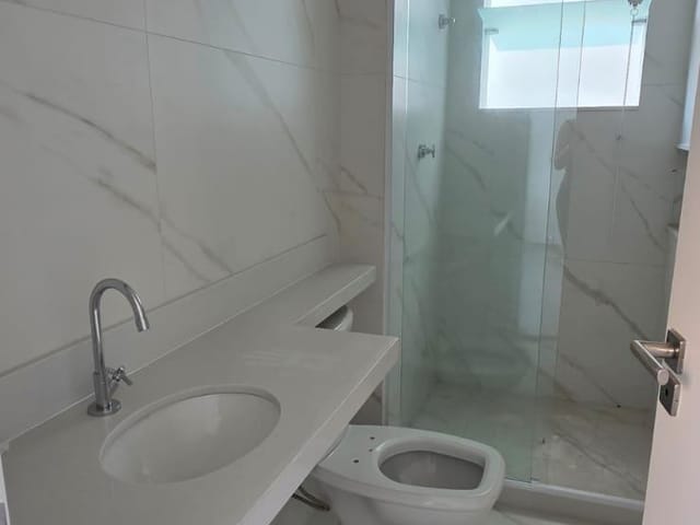 Casa 4 quartos e 3 banheiros, à venda, no bairro Jardim Mariléa em Rio das Ostras