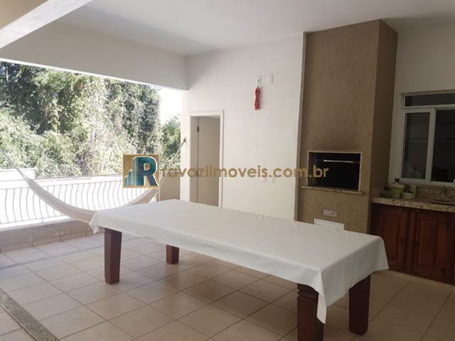 Casa com 300m² 3 quartos e 3 banheiros, à venda, no bairro Via Castelli em Louveira