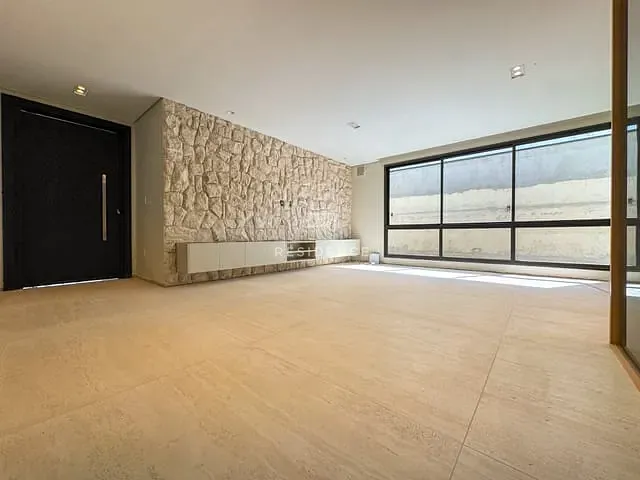 Casa 5 quartos e 3 banheiros, à venda, no bairro Jardim Normdândia em Volta Redonda