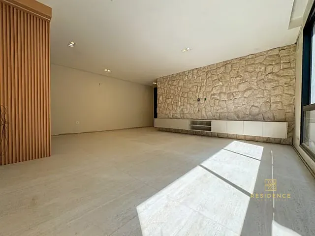 Casa 5 quartos e 3 banheiros, à venda, no bairro Jardim Normdândia em Volta Redonda