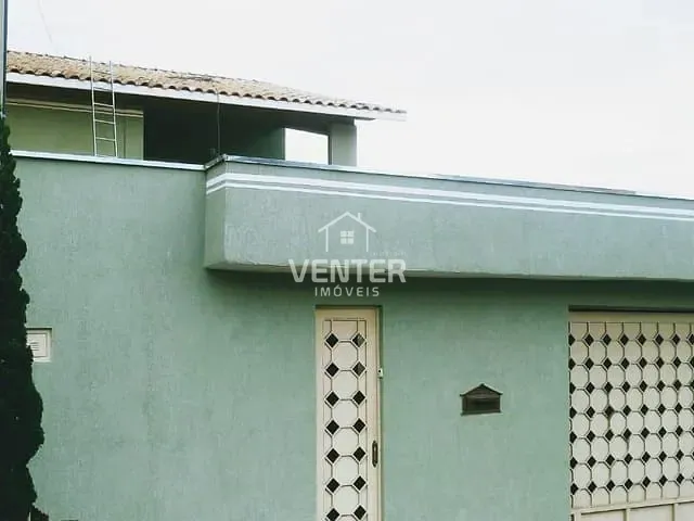 Casa com 270m², à venda, no bairro Areão em Taubaté