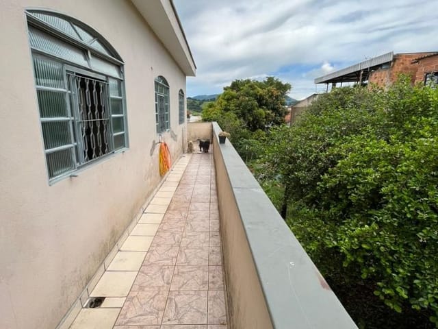 Casa com 200m², à venda, no bairro Paulo Lopes em Cambuí