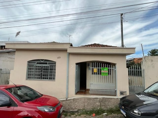 Casa com 200m², à venda, no bairro Paulo Lopes em Cambuí