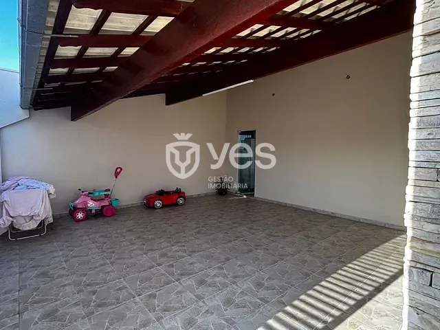 Casa com 240m² 4 quartos e 2 banheiros, à venda, no bairro Parque das Mangabeiras em Araxá