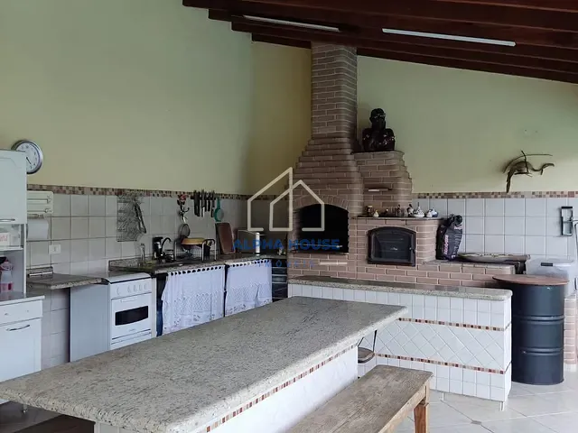 Casa com 675m² 4 quartos e 5 banheiros, à venda, no bairro Jardim Residencial Doutor Lessa em Pindamonhangaba