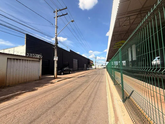 Casa com 378m² 3 quartos e 2 banheiros, à venda, no bairro Aeroviário em Goiânia