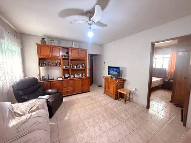 Casa com 378m² 3 quartos e 2 banheiros, à venda, no bairro Aeroviário em Goiânia