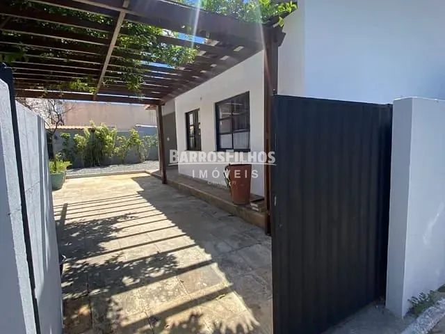 Casa com 130m² 2 quartos e 3 banheiros, à venda ou para alugar, no bairro Aruana em Aracaju