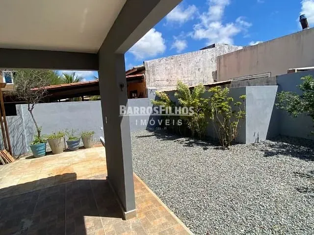Casa com 130m² 2 quartos e 3 banheiros, à venda ou para alugar, no bairro Aruana em Aracaju