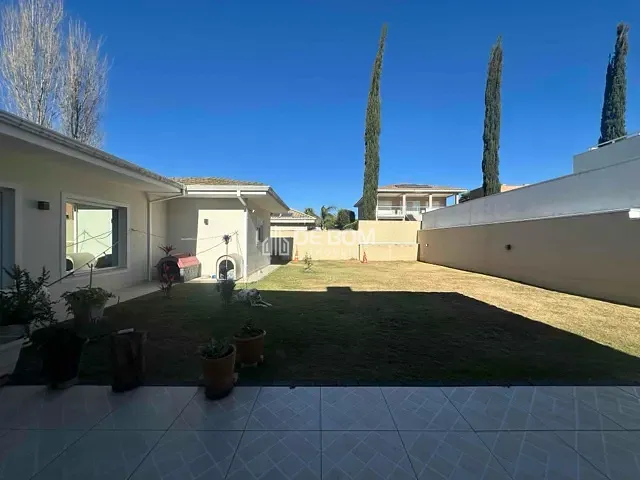 Casa 4 quartos e 6 banheiros, à venda, no bairro Bortolan Norte I em Poços de Caldas