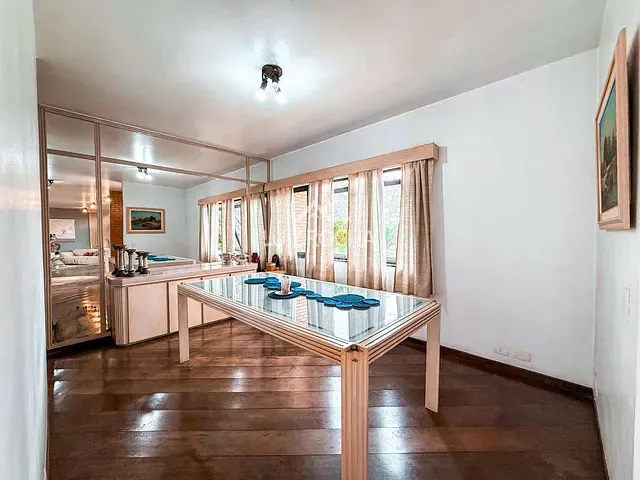 Casa com 2781m² 4 quartos e 4 banheiros, à venda, no bairro Jardim Mediterrâneo em Cotia