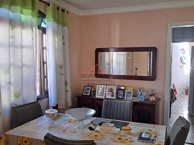 Casa com 302m² 6 quartos e 3 banheiros, à venda, no bairro Jardim dos Camargos em Barueri
