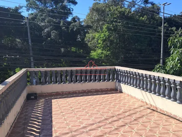 Casa com 302m² 6 quartos e 3 banheiros, à venda, no bairro Jardim dos Camargos em Barueri