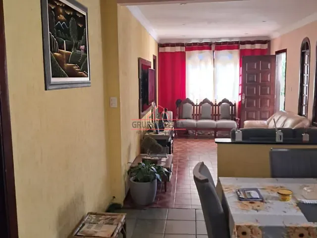 Casa com 302m² 6 quartos e 3 banheiros, à venda, no bairro Jardim dos Camargos em Barueri