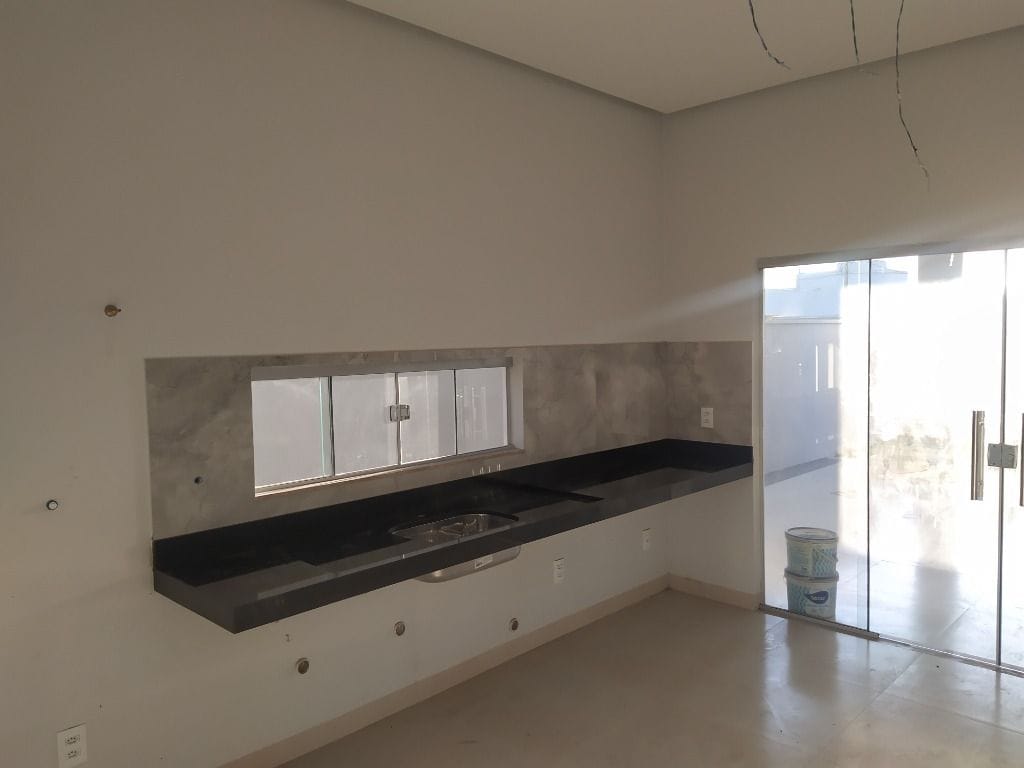 Casa à venda com 3 quartos, 162m² - Foto 3