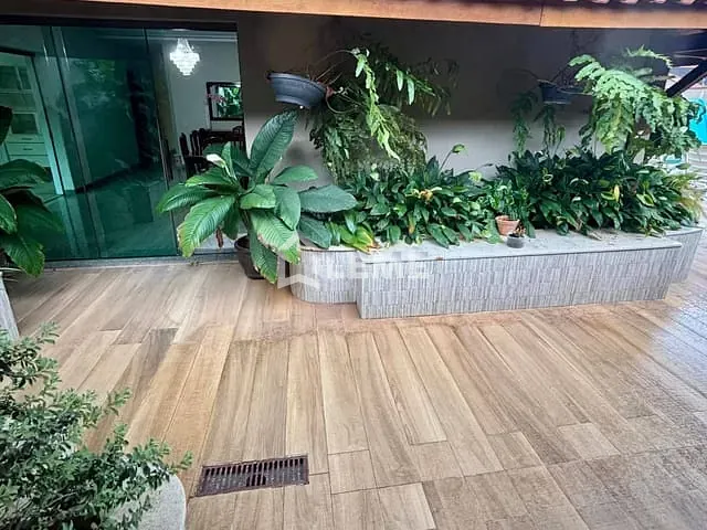 Casa com 600m² 4 quartos e 2 banheiros, à venda, no bairro Jardim São Domingos em Mococa