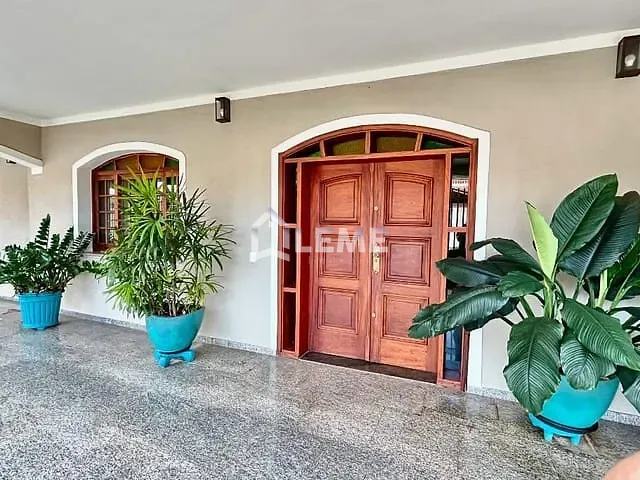 Casa com 600m² 4 quartos e 2 banheiros, à venda, no bairro Jardim São Domingos em Mococa