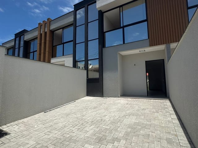 Casa 2 quartos e 3 banheiros, à venda, no bairro Ingleses do Rio Vermelho em Florianópolis