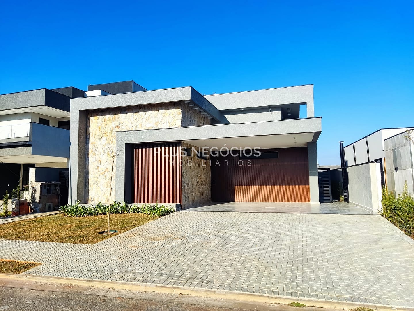 Casa, 3 quartos, 223 m² - Foto 1