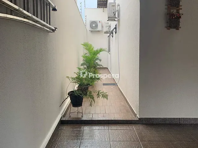 Casa com 300m² 3 quartos e 5 banheiros, à venda, no bairro Jibran El Hadj em Anápolis
