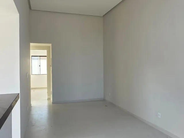Casa 3 quartos e 2 banheiros, à venda, no bairro Extensão do Bosque em Rio das Ostras