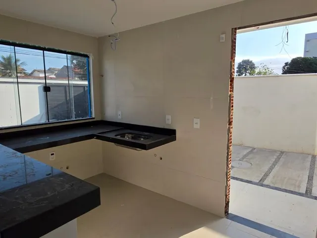 Casa 3 quartos e 2 banheiros, à venda, no bairro Extensão do Bosque em Rio das Ostras