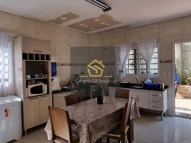 Casa com 1000m² 3 quartos e 4 banheiros, à venda, no bairro Caixa D´Água em Vinhedo